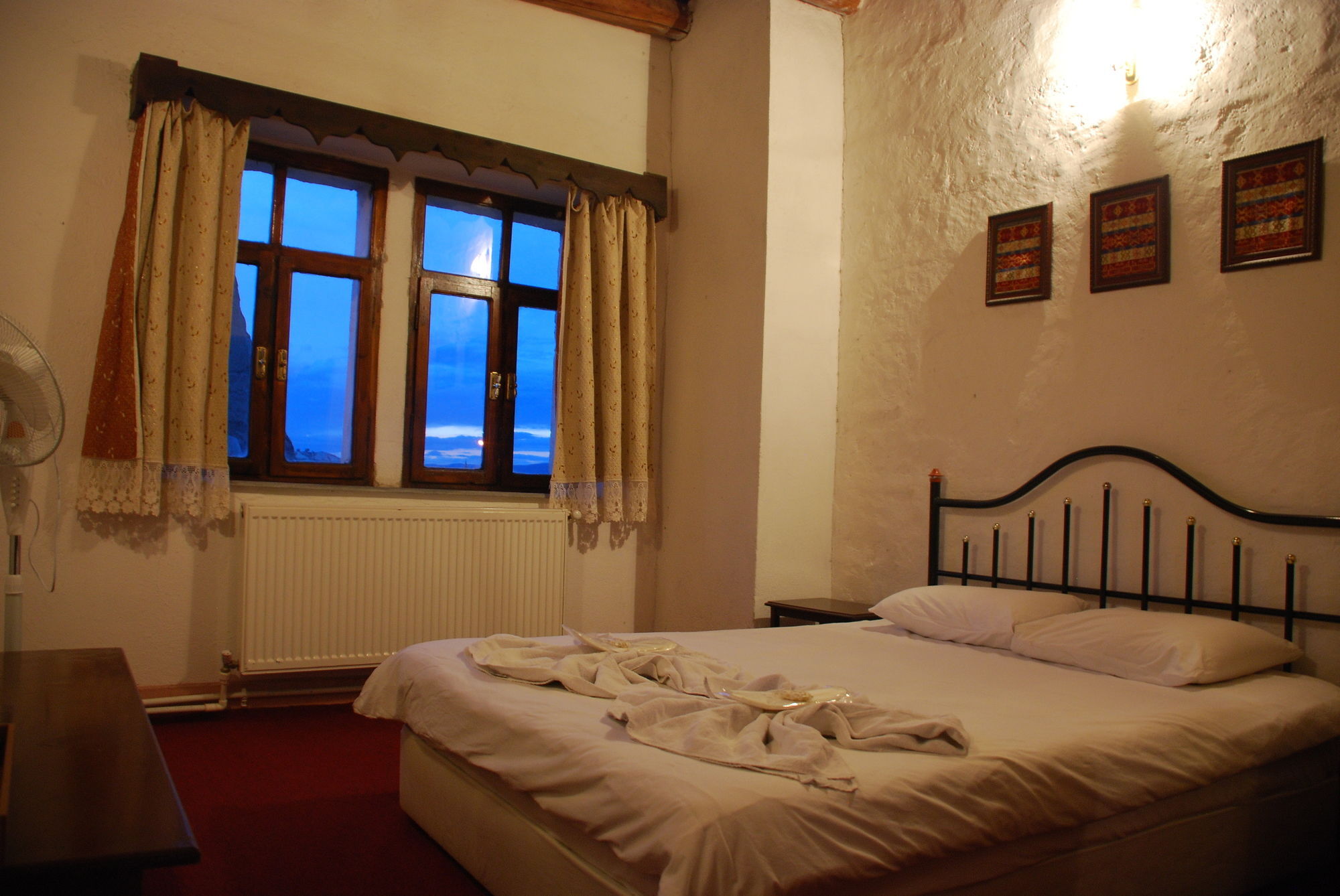 Yasin'S Place Backpackers Cave Hostel Goreme Exterior photo
