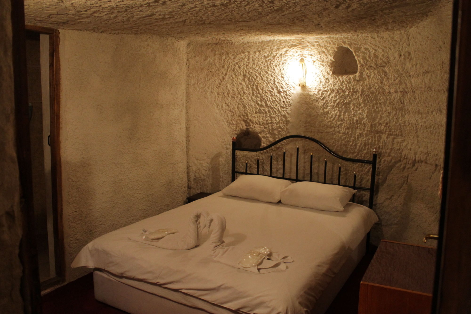 Yasin'S Place Backpackers Cave Hostel Goreme Exterior photo